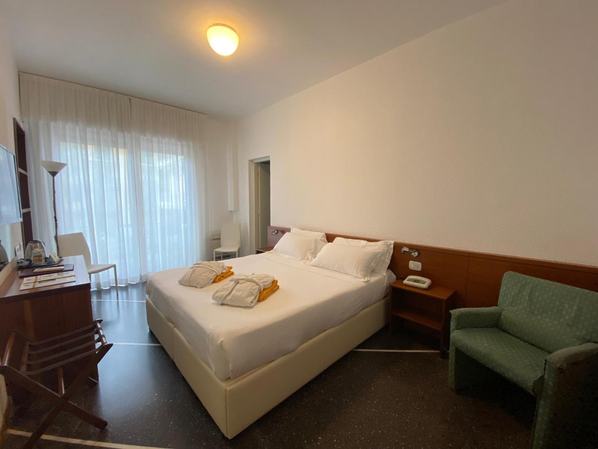 Hotel Internazionale Finale Ligure Eksteriør bilde